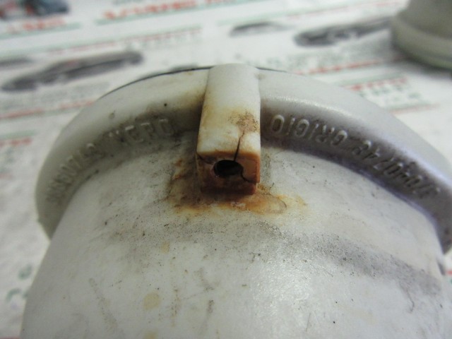 Fiat Linea ködlámpa a képen látható sérüléssel