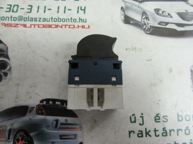 Fiat Doblo II. ablakemelő kapcsoló