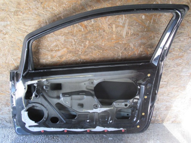 Ajtó18896 Fiat Grande Punto/Punto Evo 3 ajtós,fekete színű,jobb oldali ajtó, a képen látható sérüléssel