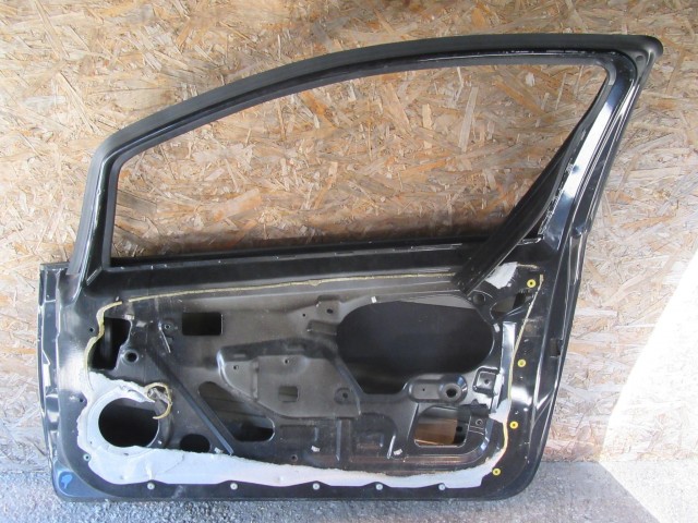 Ajtó18901 Fiat Grande Punto 3 ajtós, fekete színű, jobb oldali ajtó a képen látható sérüléssel