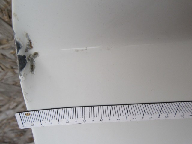 18959 Alfa Romeo Giulietta fehér színű, bal első ajtó a képen látható sérüléssel