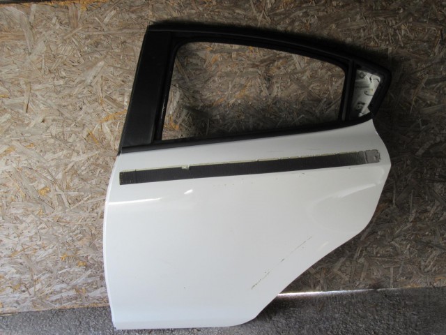 18969 Alfa Romeo Giulietta fehér színű, bal hátsó ajtó 