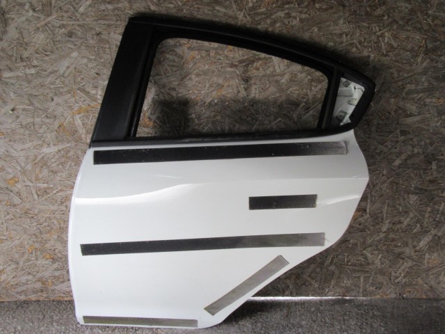 18973 Alfa Romeo Giulietta fehér színű, bal hátsó ajtó 