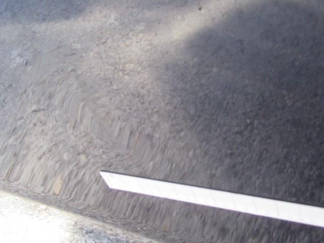 29005 Alfa Romeo 147  3 ajtós, sötét kék  színű, bal oldali ajtó a képen látható sérüléssel