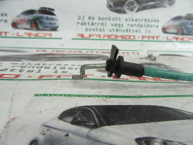 Alfa Romeo 159 jobb hátsó zárszerkezet-belső kilincs közötti bowden