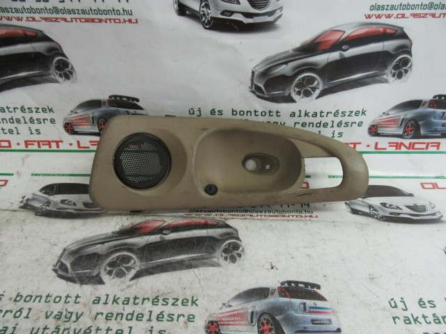 Alfa Romeo 166 bézs színű, jobb első kilincs körülötti műanyag