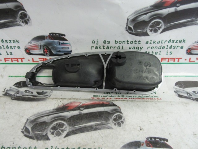 Alfa Romeo 156 jobb hátsó belső kilincs körülötti műanyag