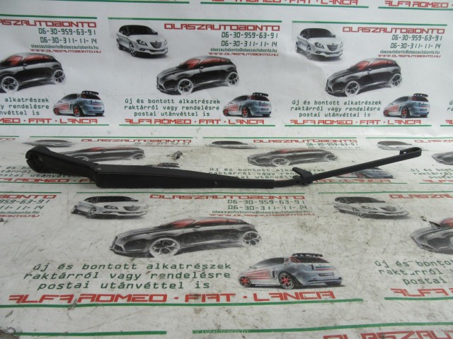 Alfa Romeo 145/146 60654017 számú, bal első ablaktörlő kar
