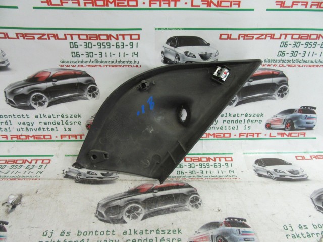 Fiat Punto II. 5 ajtós, 735245714 számú, belső tükör szár takaró