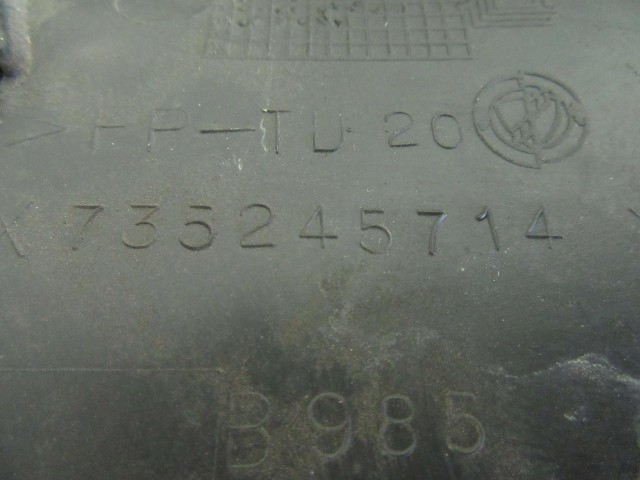 Fiat Punto II. 5 ajtós, 735245714 számú, belső tükör szár takaró