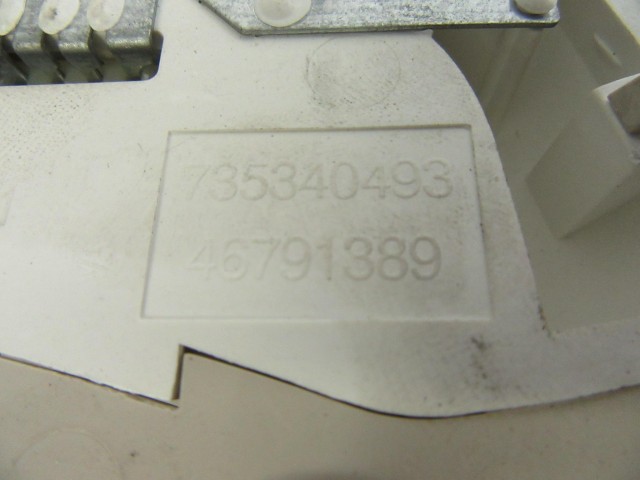 Fiat Stilo 735340493 számú belső világítás