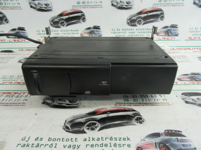 Lancia Thesis 606758739 számú cd tár