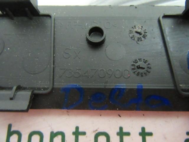 Lancia Delta 735470900 számú, bal oldali kárpit műanyag