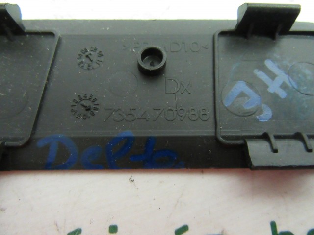 Lancia Delta 735470980 számú, jobb oldali kárpit műanyag