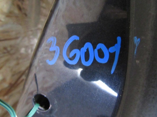 Ajtó36001 Lancia Thesis kék színű, jobb első ajtó