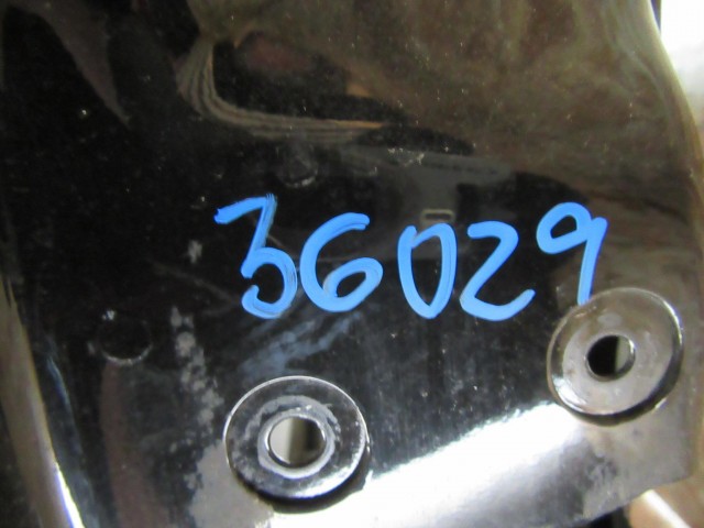 36029 Fiat Croma fekete színű, bal első ajtó a képen látható sérüléssel