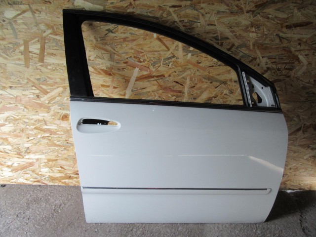 36033 Fiat Croma fehér színű, jobb első ajtó 