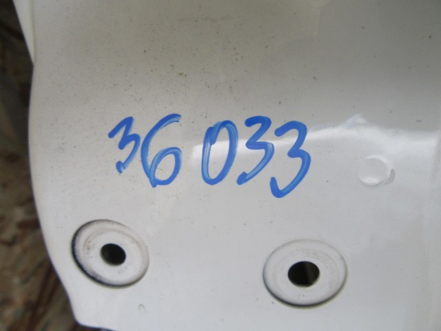 36033 Fiat Croma fehér színű, jobb első ajtó 