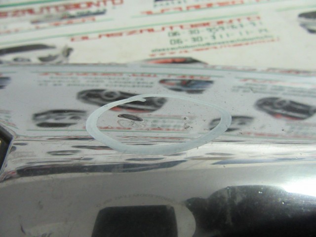 Lancia Musa 735349457 számú díszrács a képen látható sérüléssel