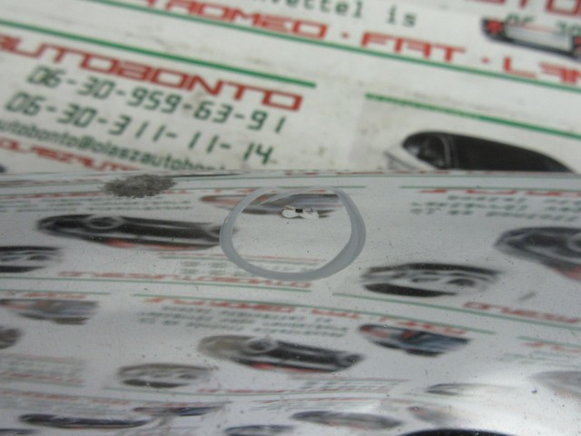 31747 Lancia Musa 2004-2012 díszrács, a képen látható sérüléssel