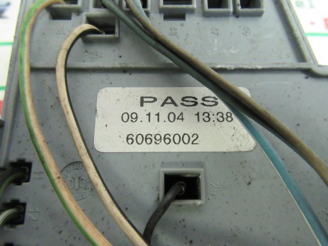 Alfa Romeo 166 60696002 számú biztosíték tábla