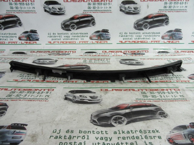 Alfa Romeo 159 pezsgő csíkos, jobb oldali műszerfal párna betét