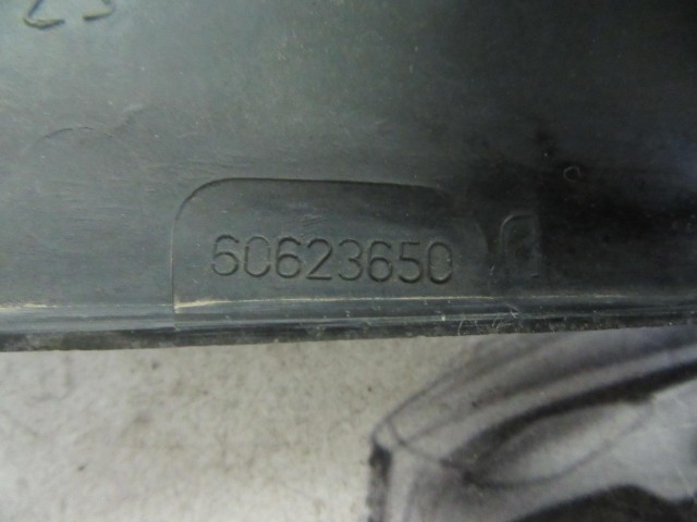 Alfa Romeo 156 1997-2003 jobb első ködlámpa keret 60623650