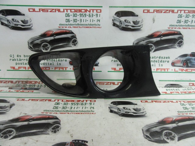 Alfa Romeo 156 60631027 számú, jobb első ködlámpa keret 