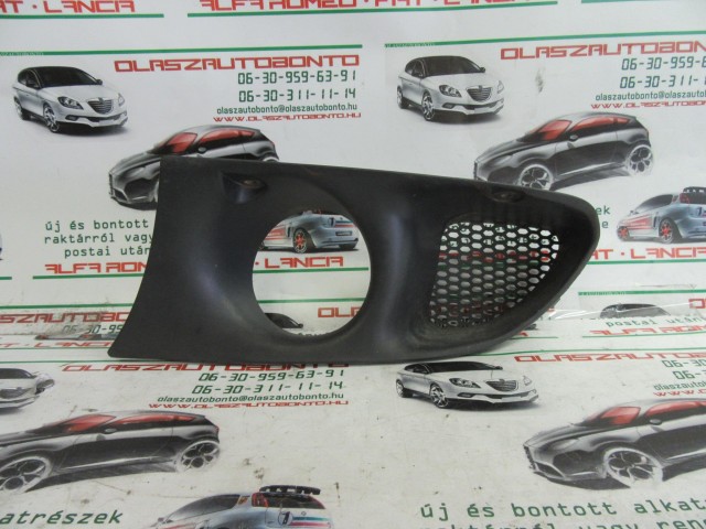 Alfa Romeo 156 60623651 számú, bal első ködlámpa keret