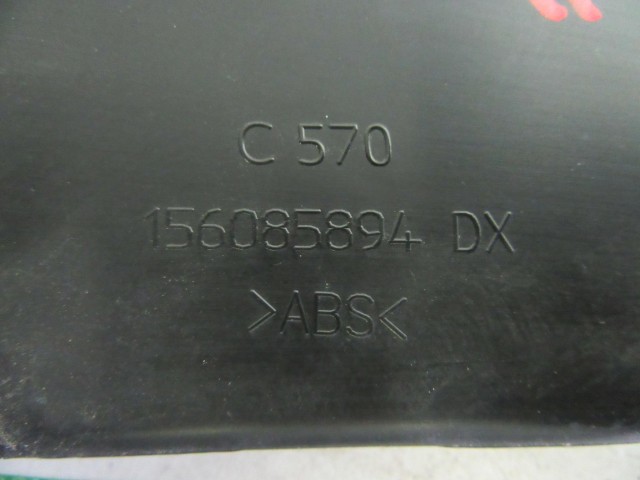 Alfa Romeo Giulietta 156085894 számú , jobb első díszrács