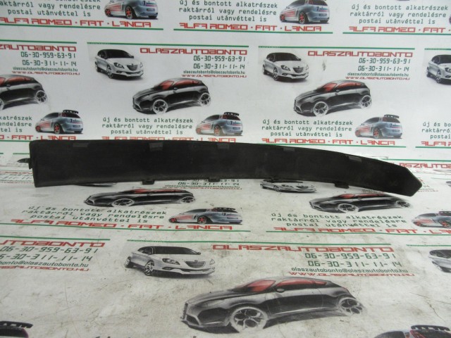 Fiat Punto II. 3 ajtós, 735249272 számú, jobb első díszcsík