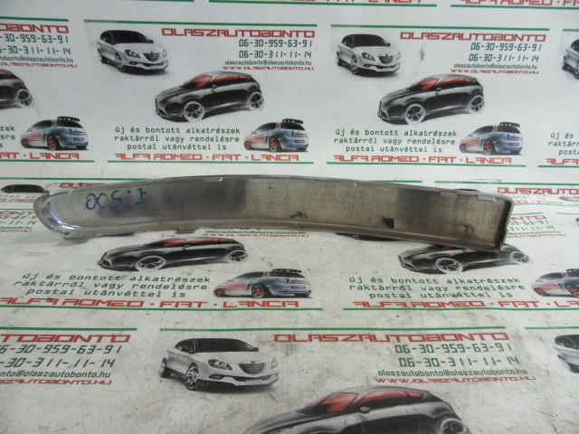 Fiat 500 735429582 számú, bal első lökhárító díszcsík a képen látható sérüléssel
