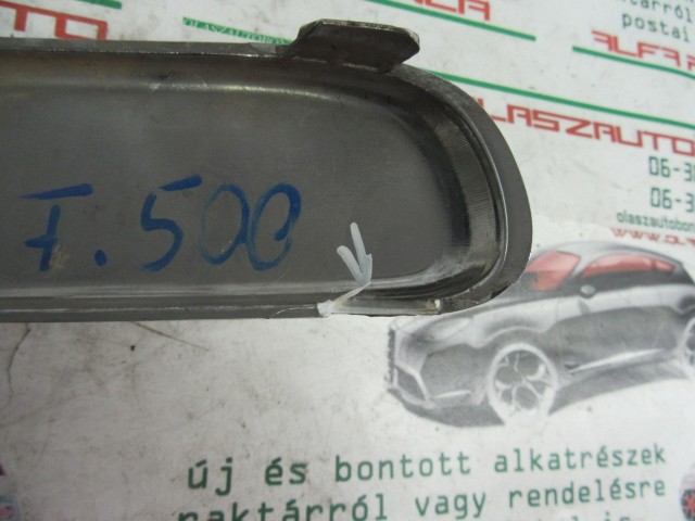 Fiat 500 735429582 számú, bal első lökhárító díszcsík a képen látható sérüléssel