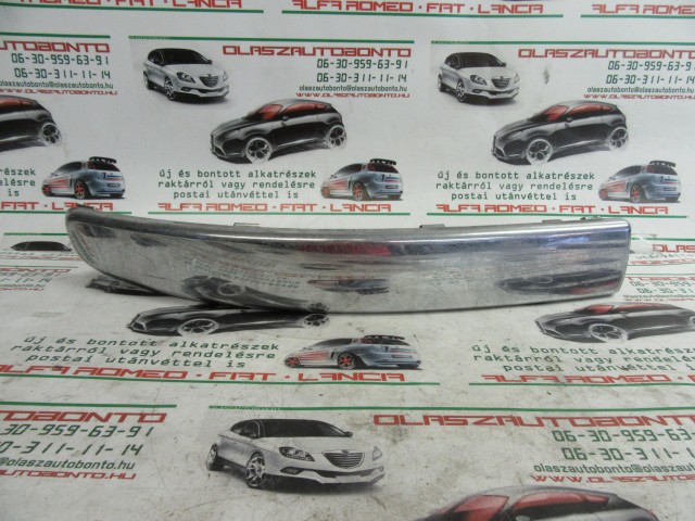 Fiat 500 2007-2015 Lounge jobb első lökhárító díszcsík a képen látható sérüléssel 735429581