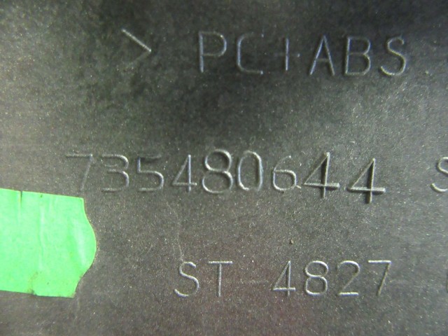 Fiat 500 735480644 számú, bal első lökhárító díszcsík a képen látható sérüléssel