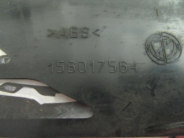 Alfa Romeo 156 156017564 számú díszrács