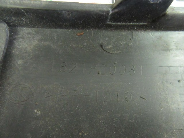 32443 Fiat Stilo 3 ajtós, jobb első díszcsík a képen látható sérüléssel 1821920031