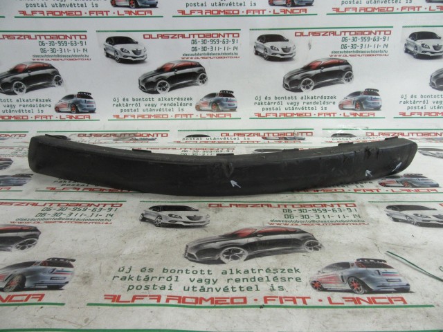Fiat Stilo 1821920141 számú, bal első díszcsík a képen látható sérüléssel