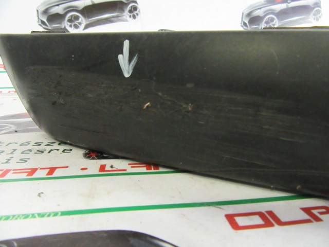 Fiat Stilo 5 ajtós, 1821920131 számú, jobb első díszcsík a képen látható sérüléssel