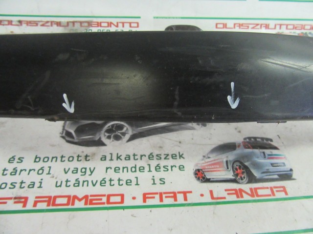 Fiat Stilo 5 ajtós, 1821920131 számú, jobb első díszcsík  a képen látható sérüléssel