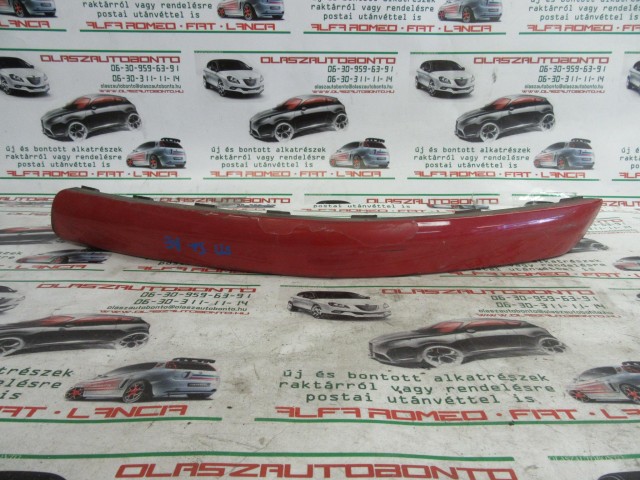 Fiat Stilo 5 ajtós , 1821920141 számú, piros színű, bal első díszcsík