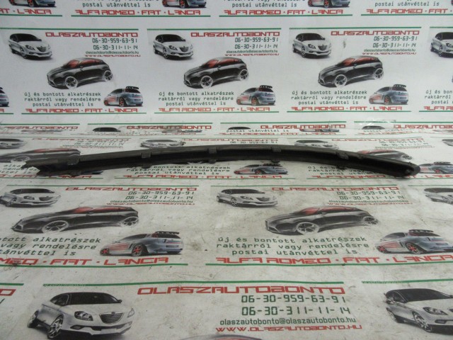 Alfa Romeo 147 46559919 számú, bal hátsó díszcsík