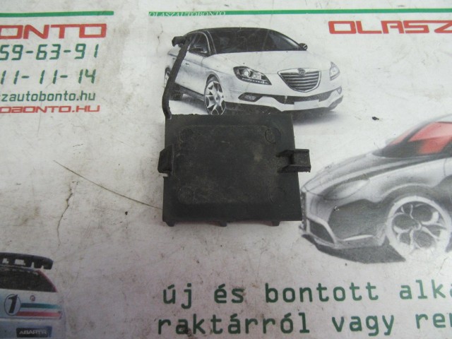 Fiat Punto III. sporting hátsó vonószem takaró