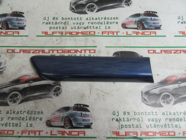 Fiat Punto II. 3 ajtós , kék színű, jobb hátsó díszcsík