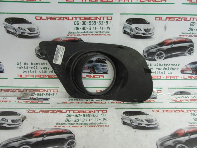 Dodge Yourney 68088686AA számú, jobb első ködlámpa keret