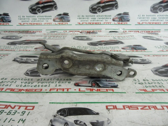 Alfa Romeo Brera szürke színű, bal oldali csomagtér ajtó zsanér