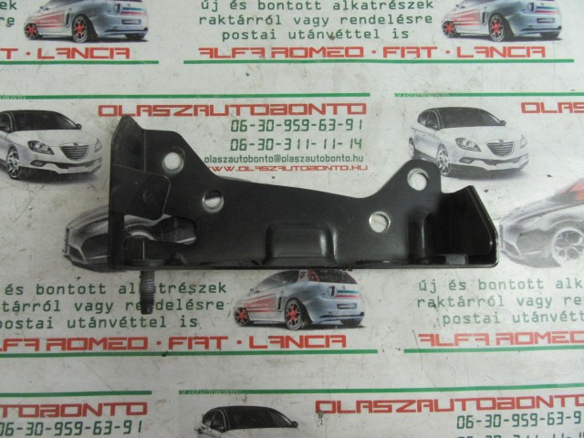 Alfa Romeo Brera fekete színű, jobb oldali motorháztető zsanér tartó