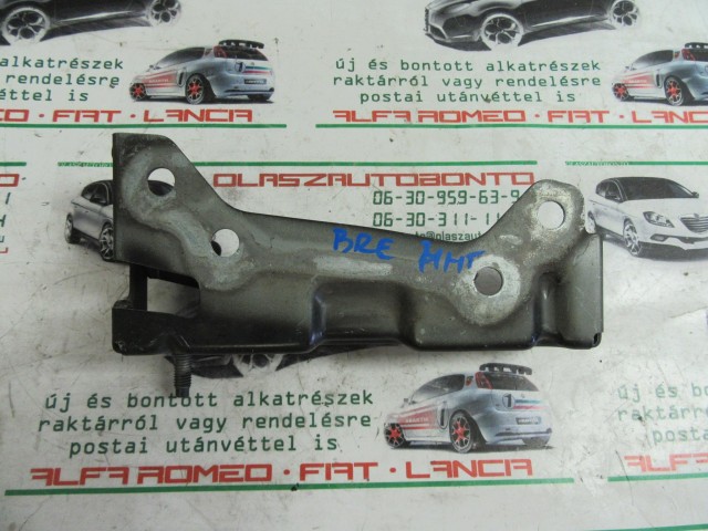 Alfa Romeo Brera fekete színű , bal oldali motorháztető zsanér tartó