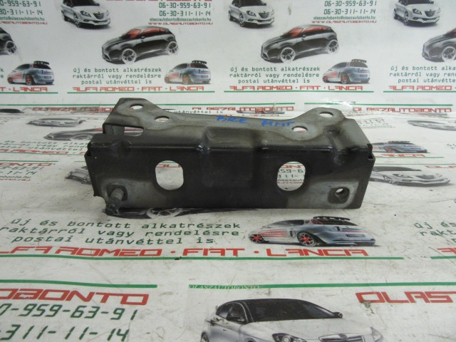 Motorháztető zsanér tartó