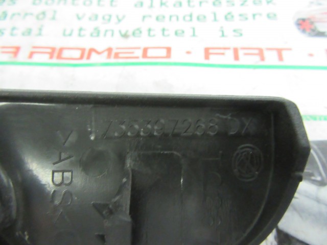 Fiat Doblo II. 735397268 számú, jobb első tükör takaró háromszög